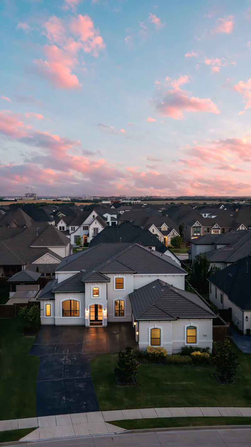 2121 Normandy Circle — 32