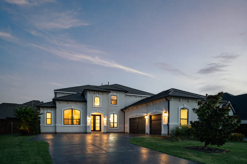 2121 Normandy Circle — 37